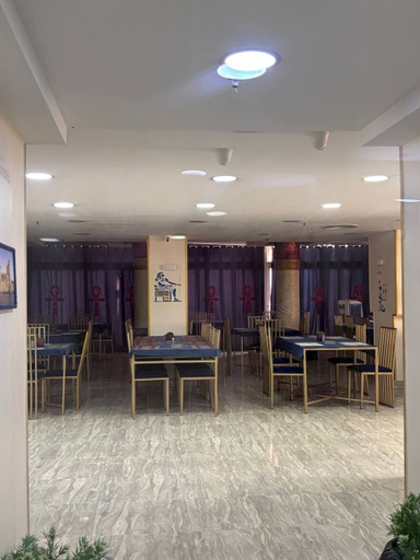 Food & Drinks 5, A pyramids view, Al-Ahram