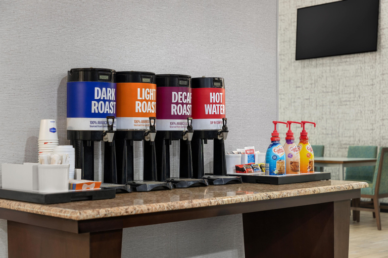 Food & Drinks 5, Hampton Inn & Suites Adairsville-Calhoun Area, Bartow