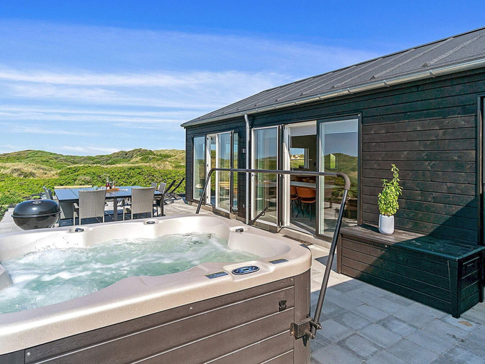 Others 5, 5 Star Holiday Home in Lokken, Jammerbugt
