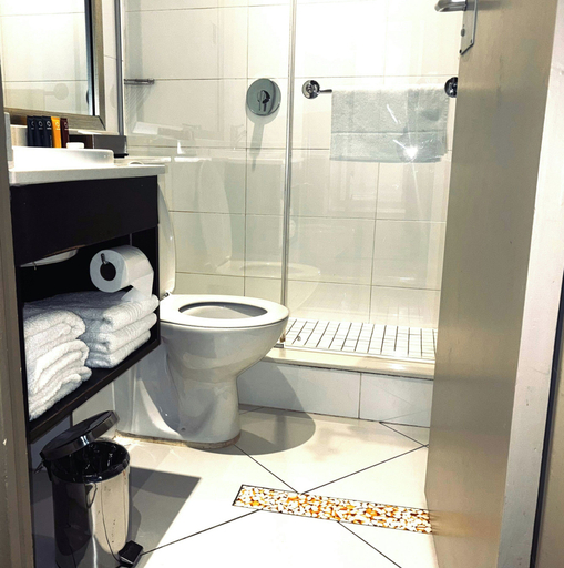 Bathroom 4, ONOMO Hotel Cape Town - Inn on the Square, City of Cape Town