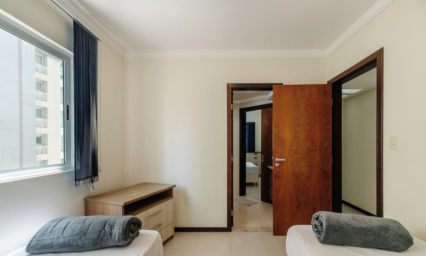 Others 2, Seaview apt w/ BBQ 50m From Beach Att0602, Itapema