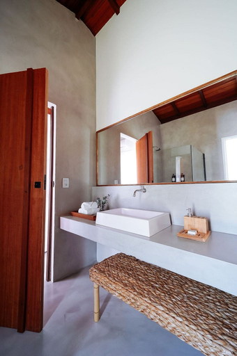Bathroom 3, Orixás Residence, Cairu