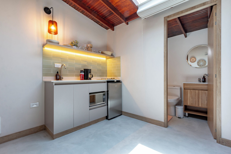 Others 5, Casa Clarita, Medellín