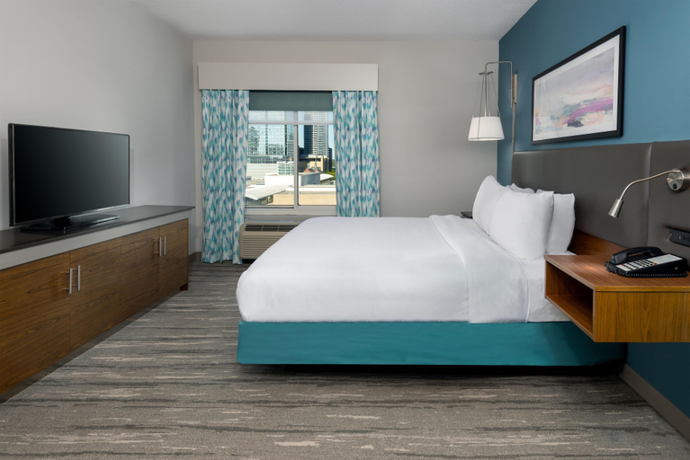 Bedroom 4, Hilton Garden Inn Charlotte Uptown, Mecklenburg
