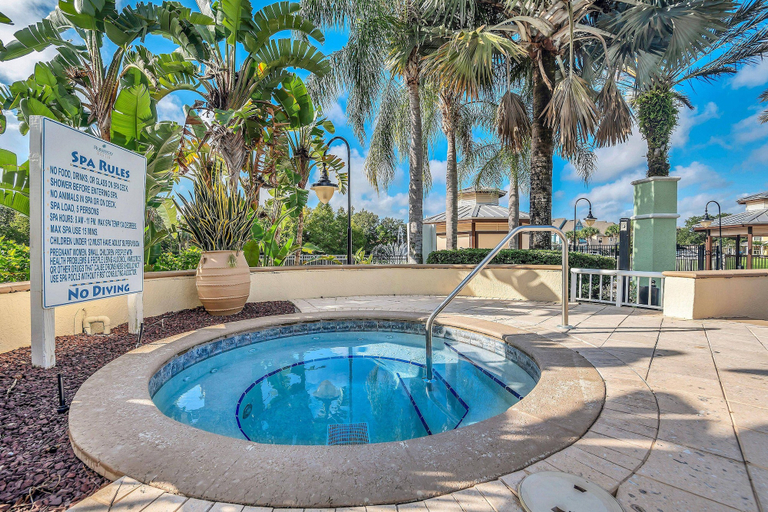 Others 3, 2BR Condo Near Disney Resort With Pool, Osceola