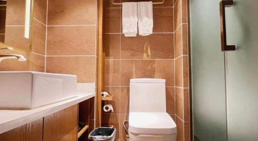 Bathroom 3, James Joyce Coffetel Taizhou Jiangyan Bus Terminal, Taizhou