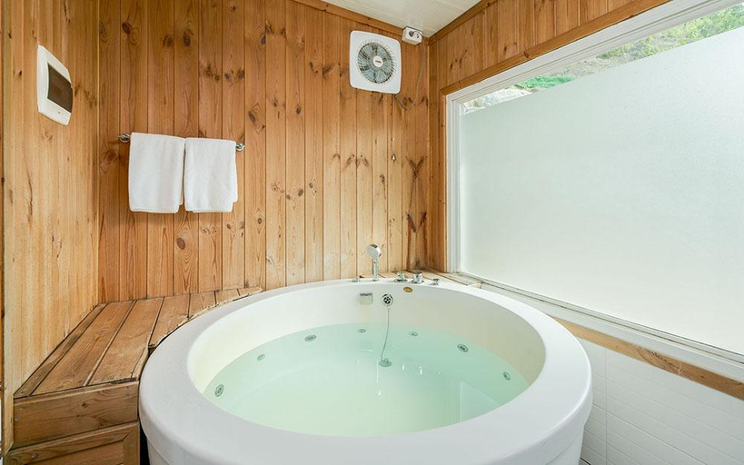 Bathroom, Yeongwol Atlantis Pension, Yeongwol