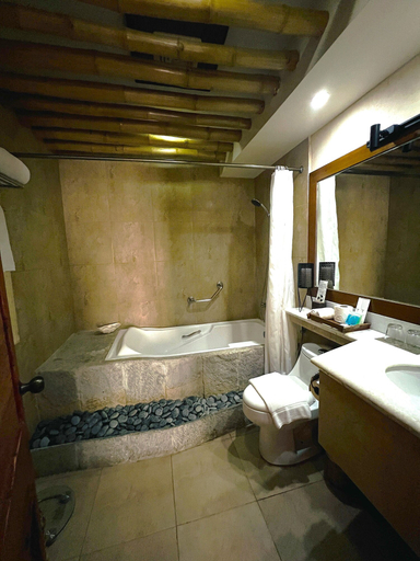 Bathroom 4, Java Hotel, Laoag City