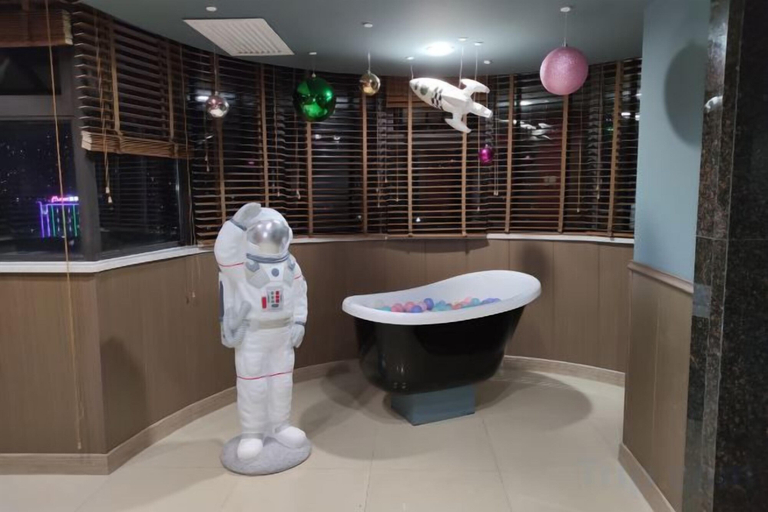 Bathroom 4, South Garden Hotel, Chongqing