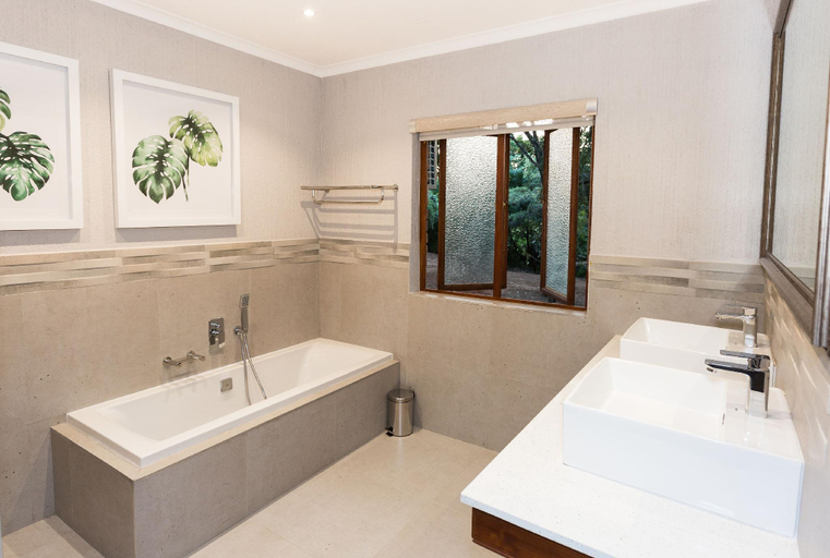 Bathroom, Kruger Park Lodge Unit 611, Ehlanzeni