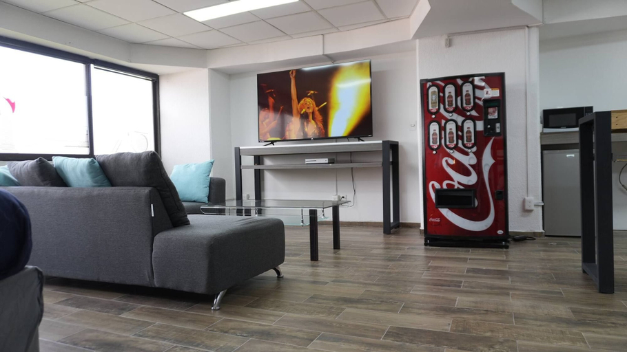 Others 5, Modern Loft King Bed, Wifi & Smart Lock, Mexico City