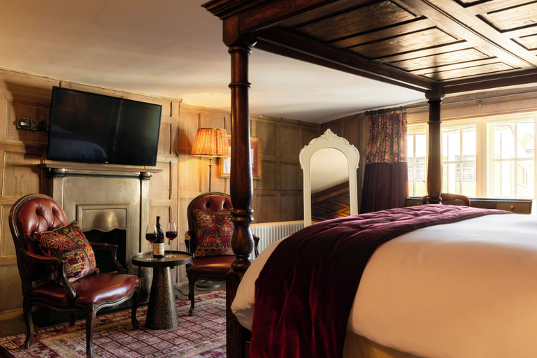 Bedroom 2, The Crown Inn, Hampshire