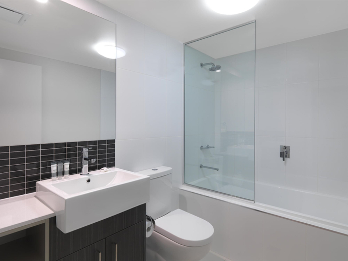 Bathroom 4, Oaks Mackay Rivermarque Hotel, Mackay - Pt A