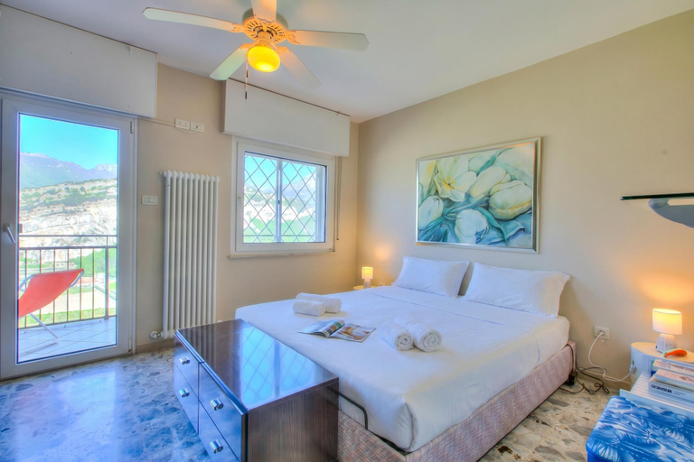 Room 2, Villa Paradise View With Private Pool, Trento