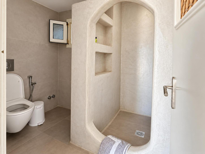 Bathroom 3, Sofia Village, South Aegean