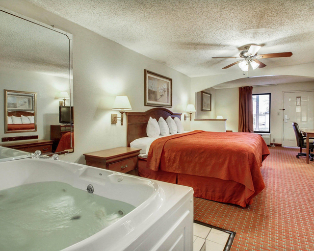 Bedroom 3, Quality Inn & Suites Clinton - Jackson West, Hinds
