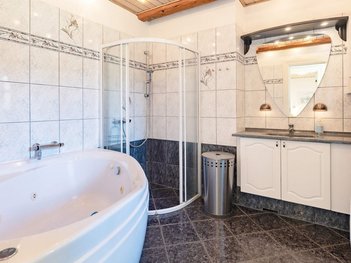 Bathroom 3, 5 Star Holiday Home in Logstrup, Viborg