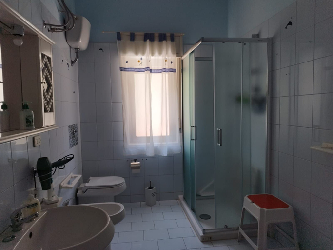Bathroom 3, LOCAZIONE TUR. GAMBINO MARIANA NICOLETTA, Agrigento