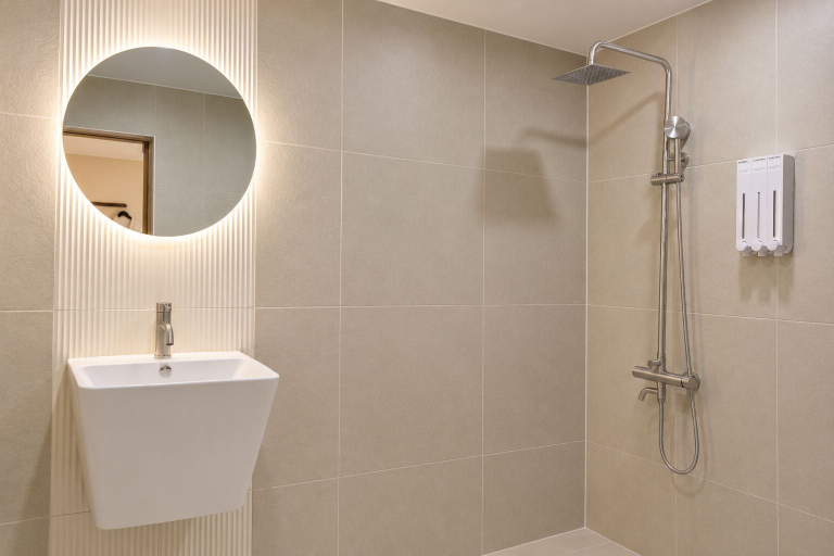 Bathroom 3, CentroStay, Gyeyang