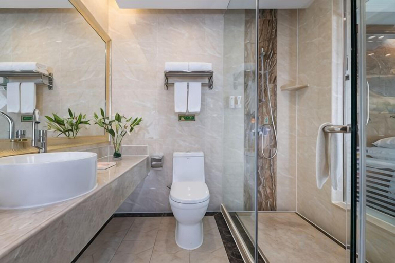 Bathroom, Vienna Hotel (Shantou Guiyu Branch), Shantou