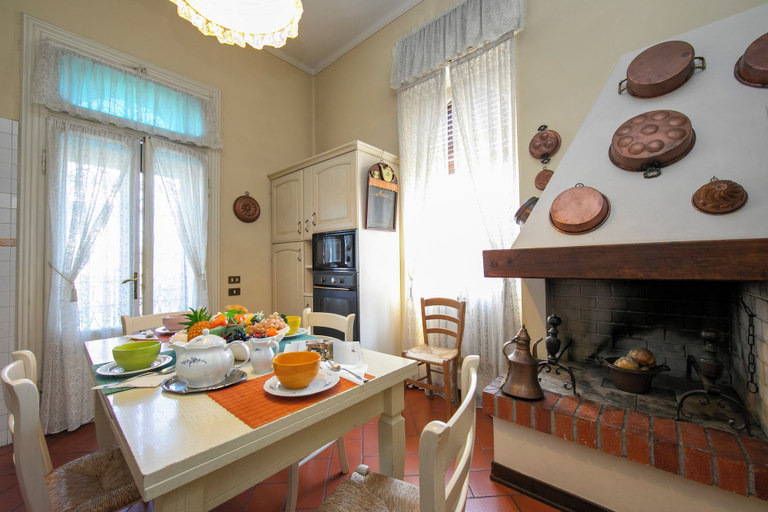 Others 5, Villa Barbara, Brescia