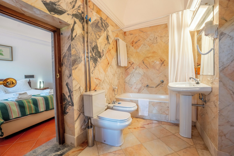 Bathroom 3, Convento da Orada, Reguengos de Monsaraz