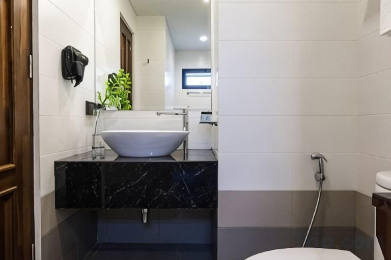 Bathroom 5, Olive Tree Hotel Pattaya, Sattahip