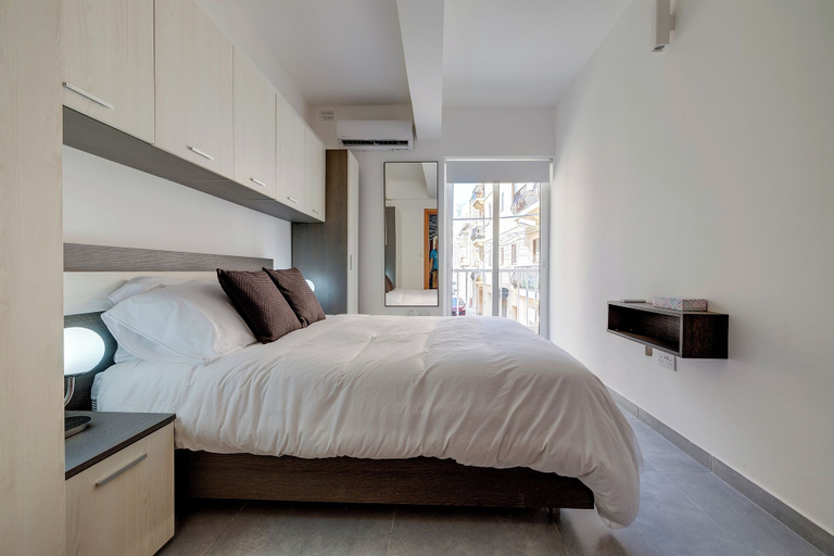 Others 2, Central Sliema 3-bedroom Retreat