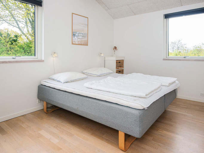 Bedroom 2, 5 Star Holiday Home in Henne, Varde
