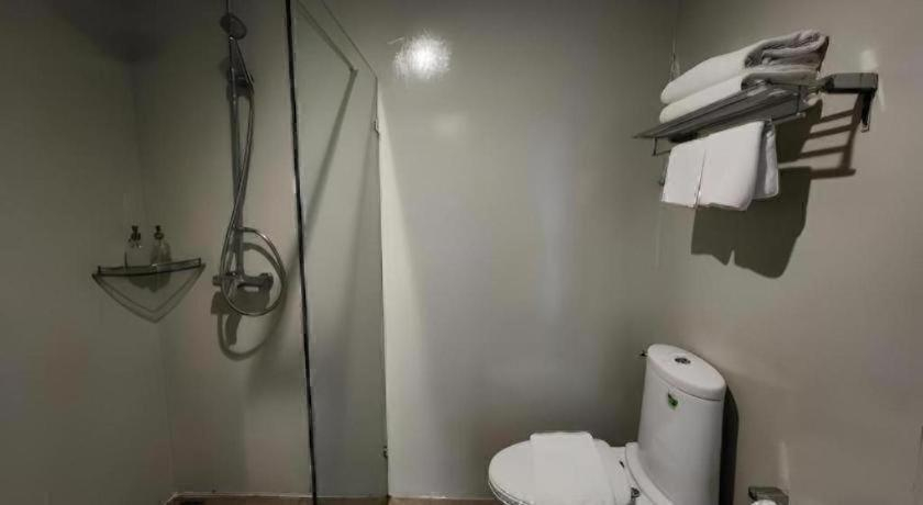 Bathroom 5, Eco Moment Beach Resort, Ban Laem