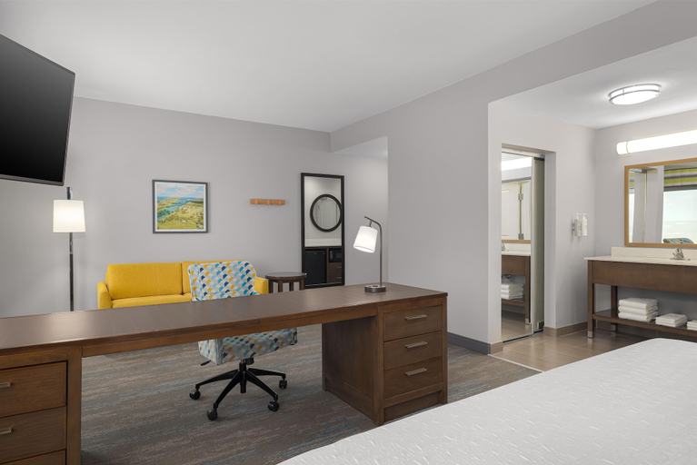Bedroom 3, Hampton Inn Kenedy, Karnes