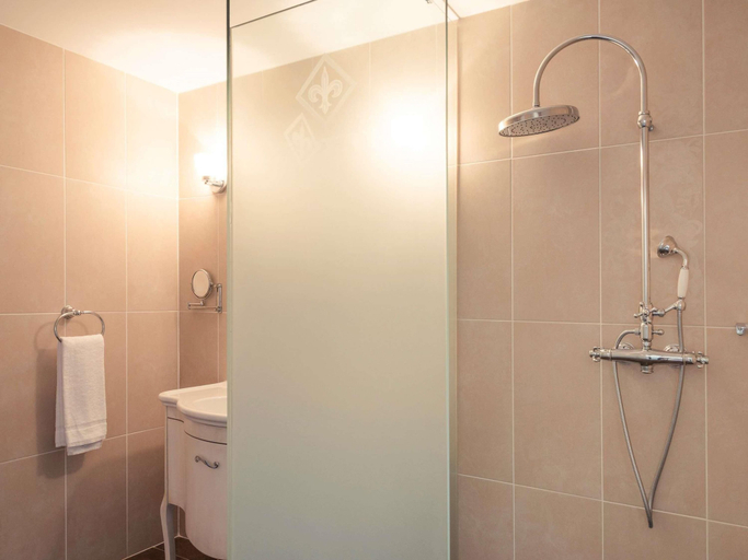 Bathroom 3, Hôtel Mercure Villeneuve sur Lot Moulin de Madame, Lot-et-Garonne
