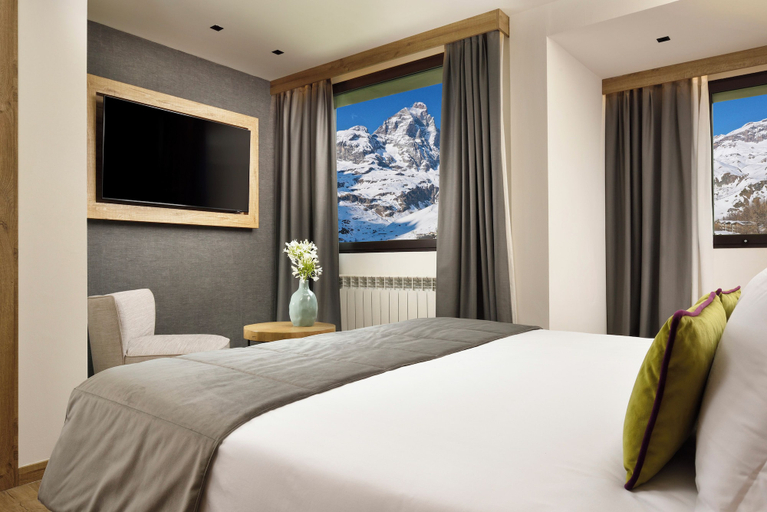 Bedroom 3, Valtur Cervinia Cristallo Ski Resort, Aosta