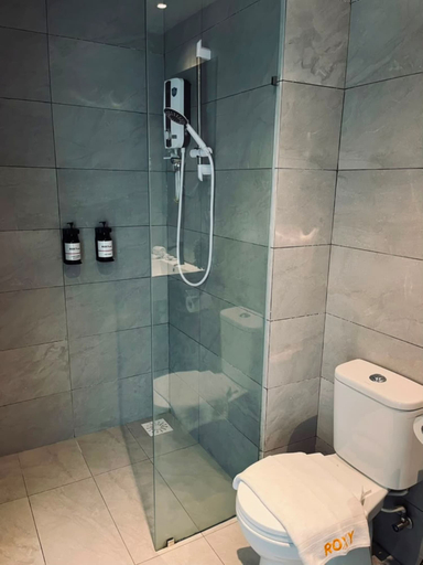 Bathroom 4, Roxy Hotel Aiman, Samarahan