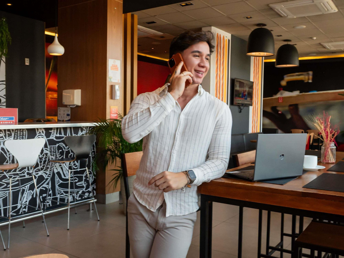 Food & Drinks 4, Ibis Guaratingueta Aparecida - Próximo ao Circuito da Fé e Frei Galvão, Guararapes
