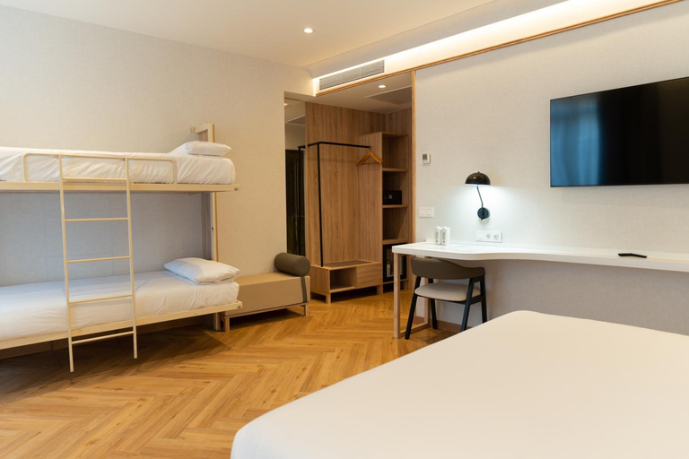 Bedroom 3, Petit Palace Chueca, Madrid