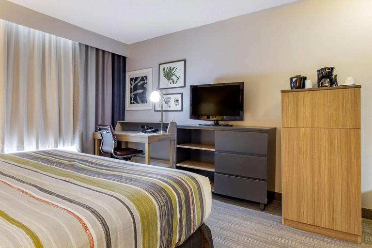 Bedroom 4, Country Inn & Suites by Radisson, Lumberton, NC, Robeson
