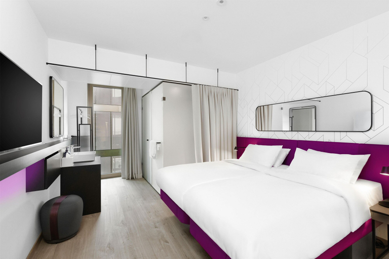 Bedroom 2, YOTEL Geneva Lake, Select by Hilton, Nyon