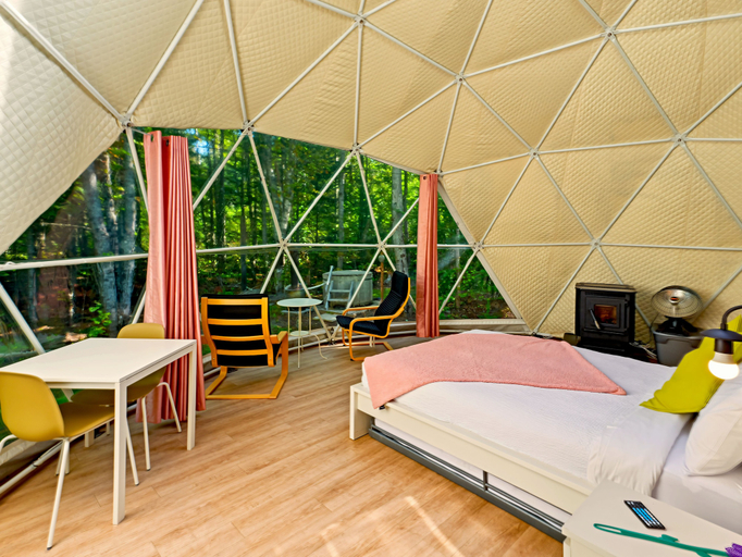 Bedroom 3, Glamp Camp, Queens