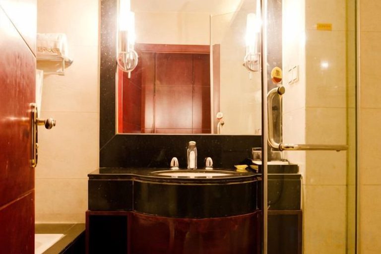 Bathroom 4, Jiu Long International Hotel, Bozhou