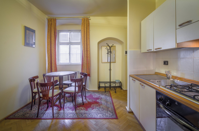 Others 4, St. Thomas Apartment, Praha 6