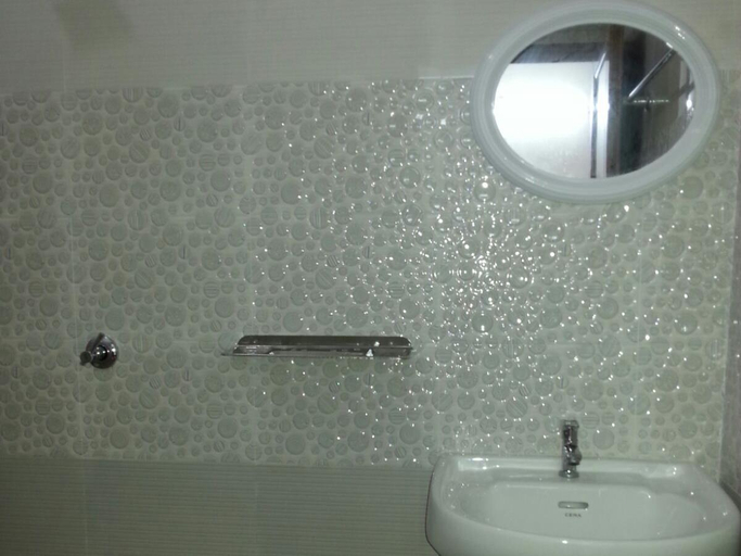 Bathroom, Sahasrara Ayurvedic Healing Center, Thiruvananthapuram