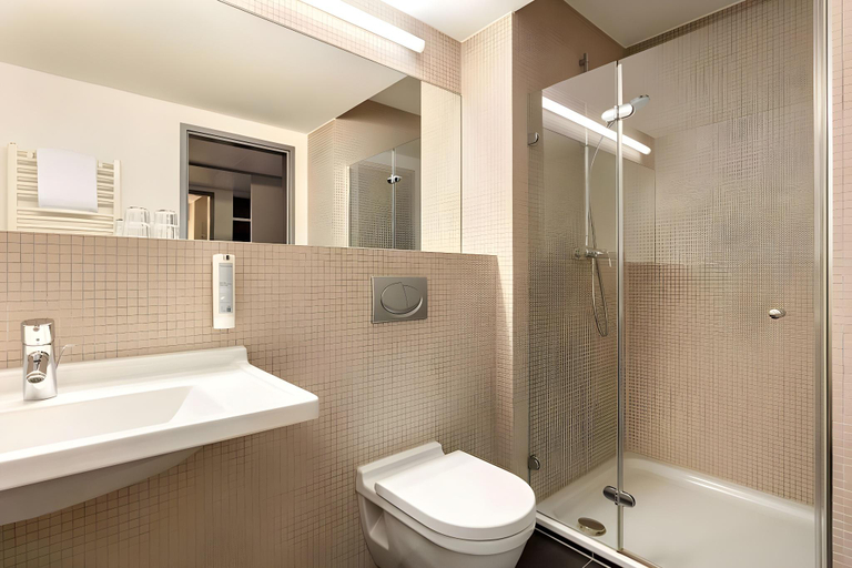Bathroom 4, Vienna House Easy by Wyndham Stuttgart, Stuttgart