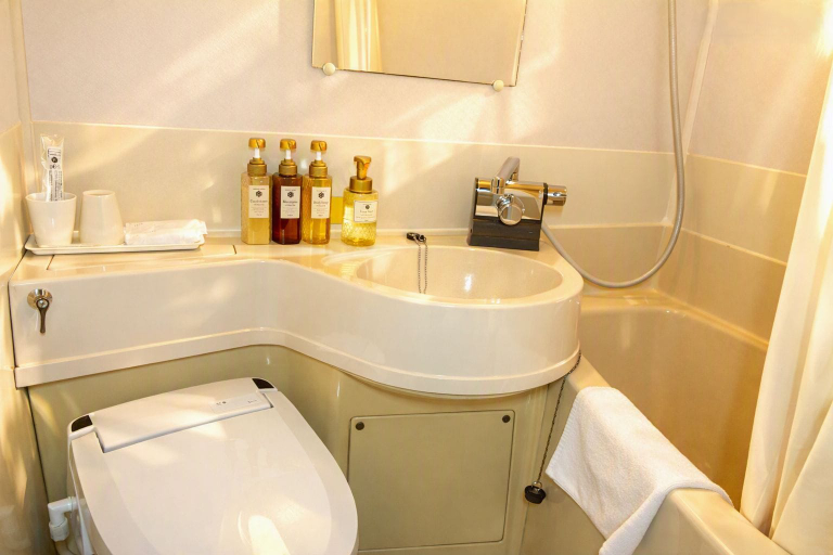 Bathroom 4, Hotel Tokeidai, Sapporo