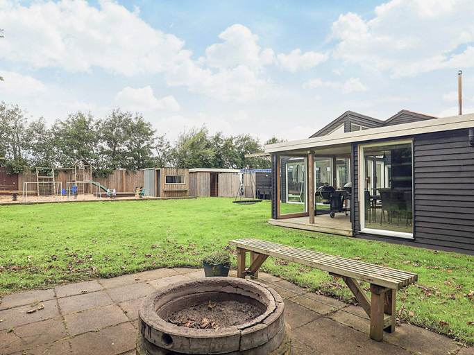 Others 5, 4 Star Holiday Home in Vinderup, Struer