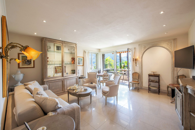 Others 3, Queen Lake View Apartment With Terrace, Lugano
