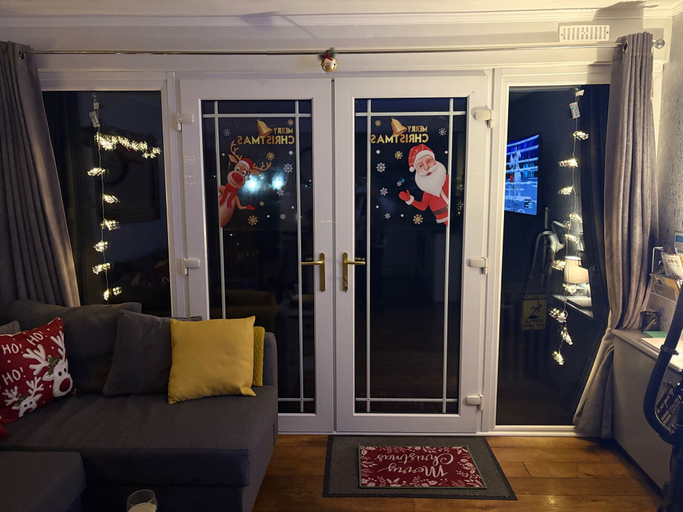 Others 3, Pet Friendly 2-bed Lodge, Sleeps 5, Pool & Parking, Gwynedd