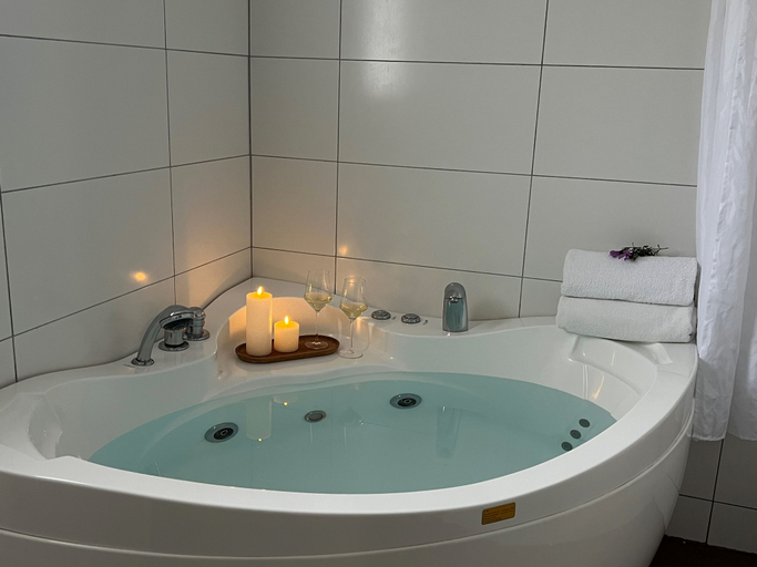 Bathroom 4, Airport Manor Inn, Manukau