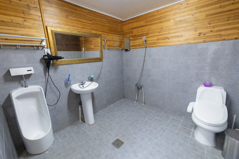 Bathroom, Yangpyeong Glamping & Caravan Yangpyeong, Hongcheon