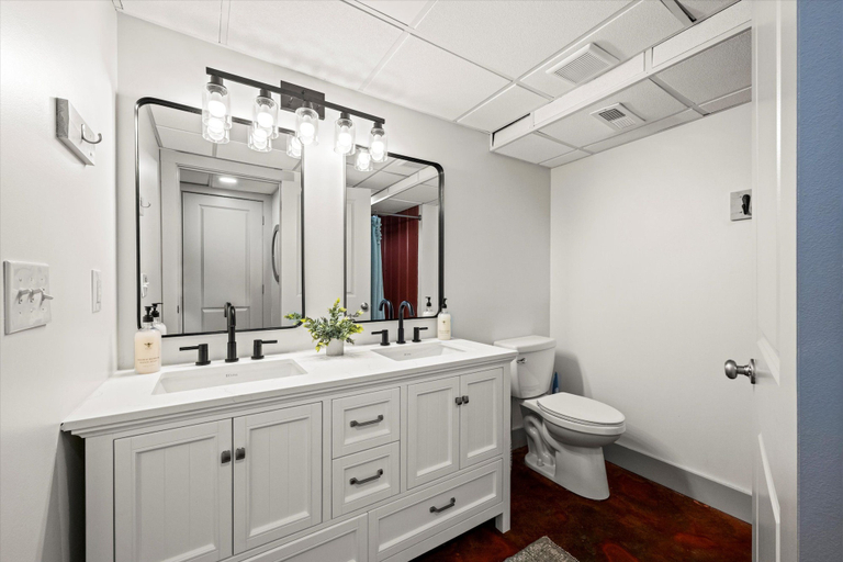 Bathroom 4, Backwoods Bungalow, Henderson